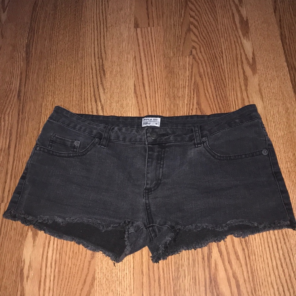 Black jean shorts! 🖤